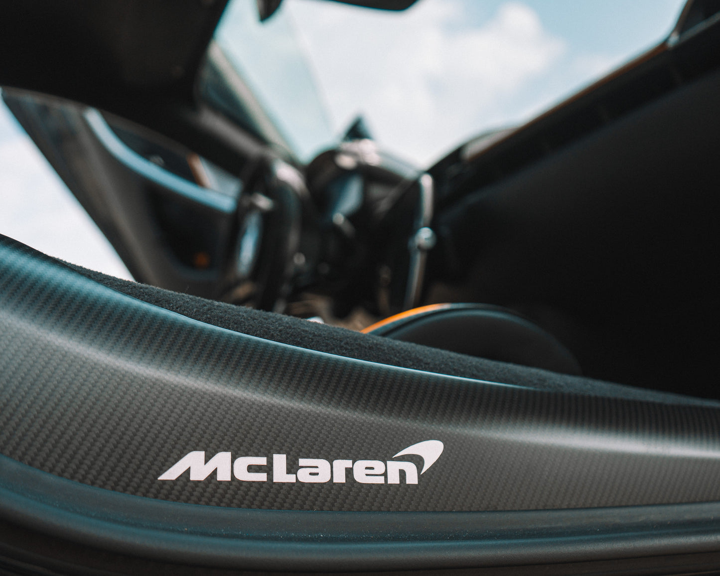 Corso di Guida Sportiva in McLaren Artura Performance