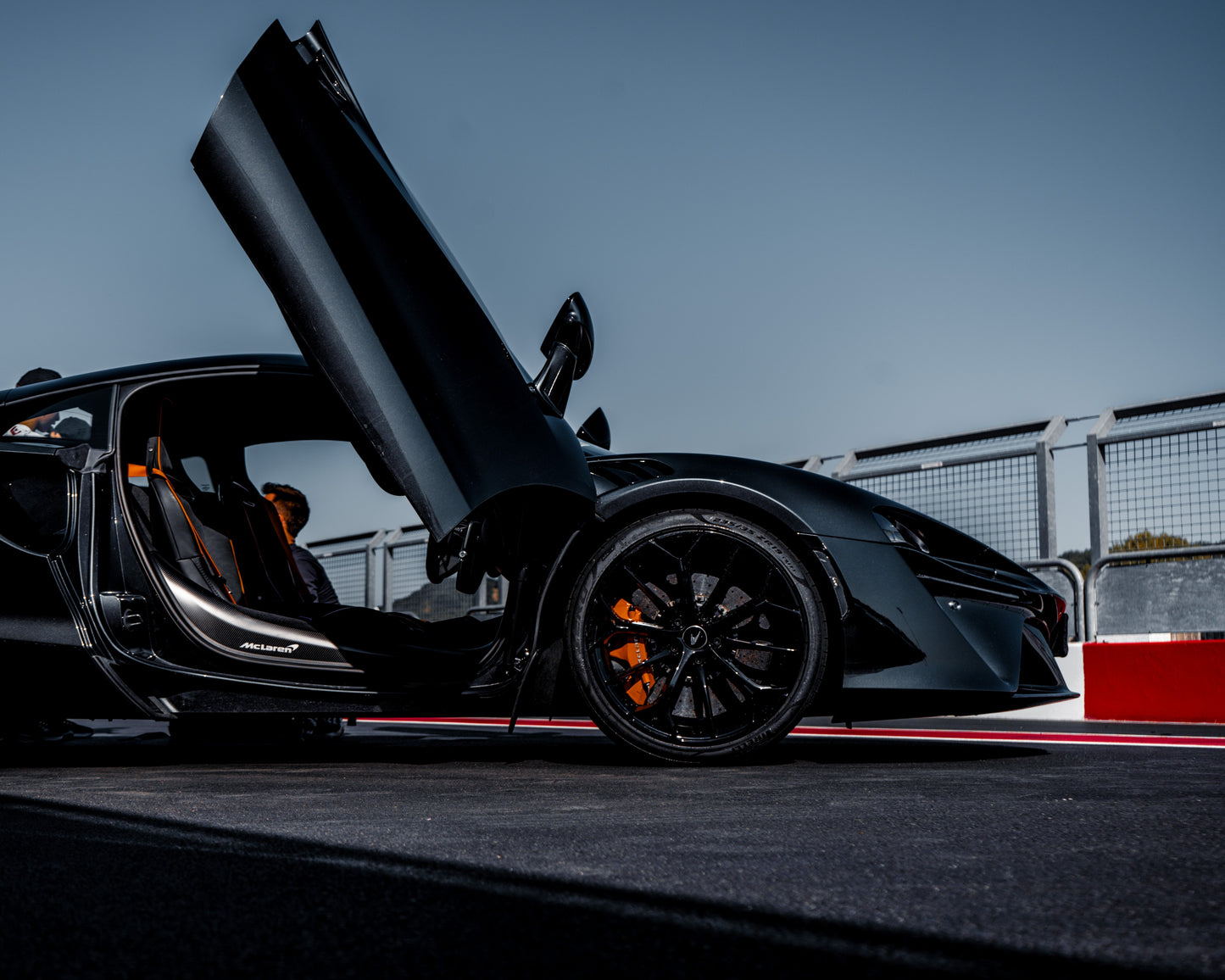 Corso di Guida Sportiva in McLaren Artura Performance
