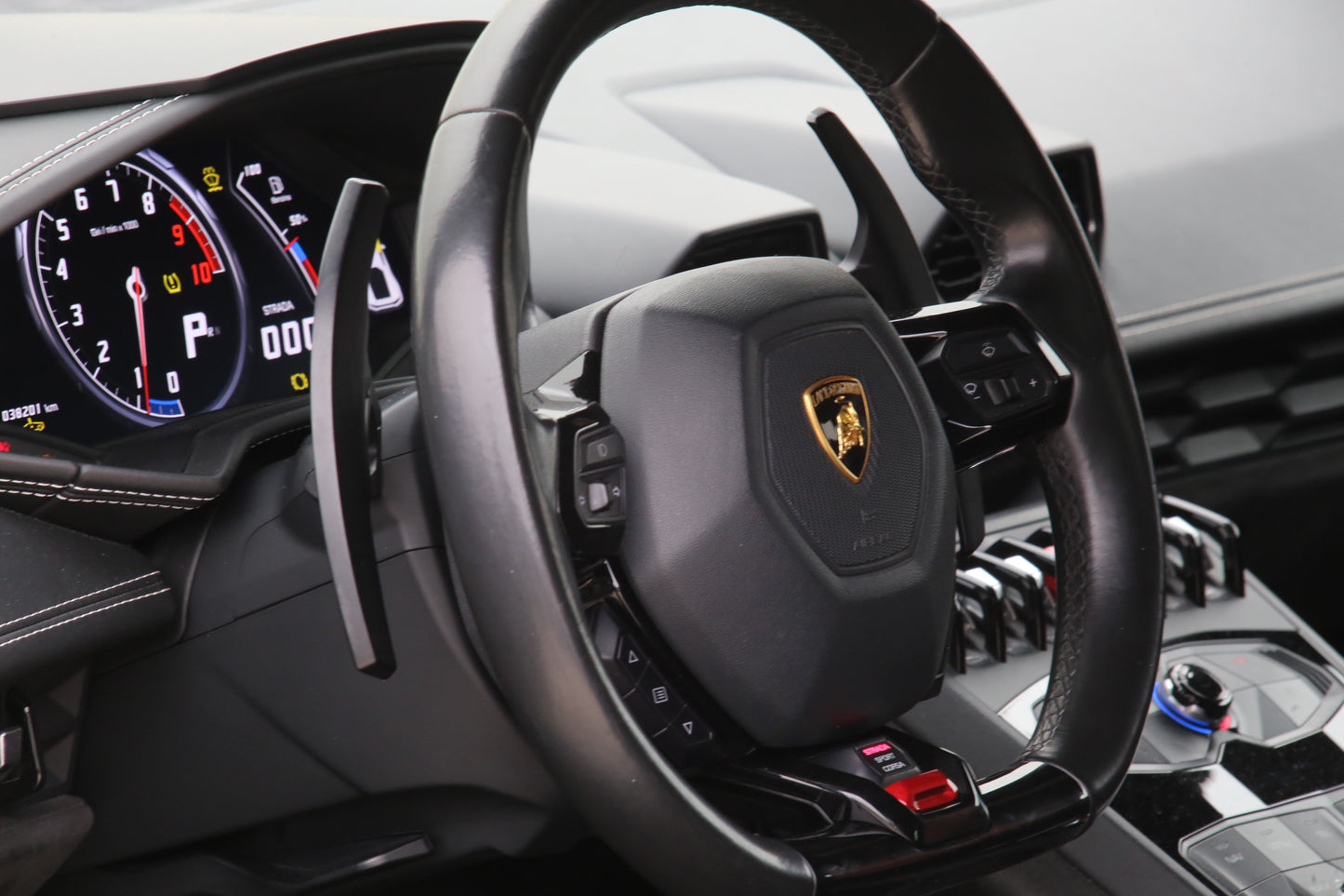 Guida una Lamborghini Huracán EVO in pista