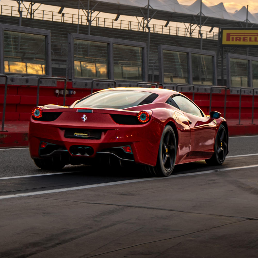 Esperienza di mezza giornata in Pista con Ferrari 430 Scuderia | Vicino Milano
