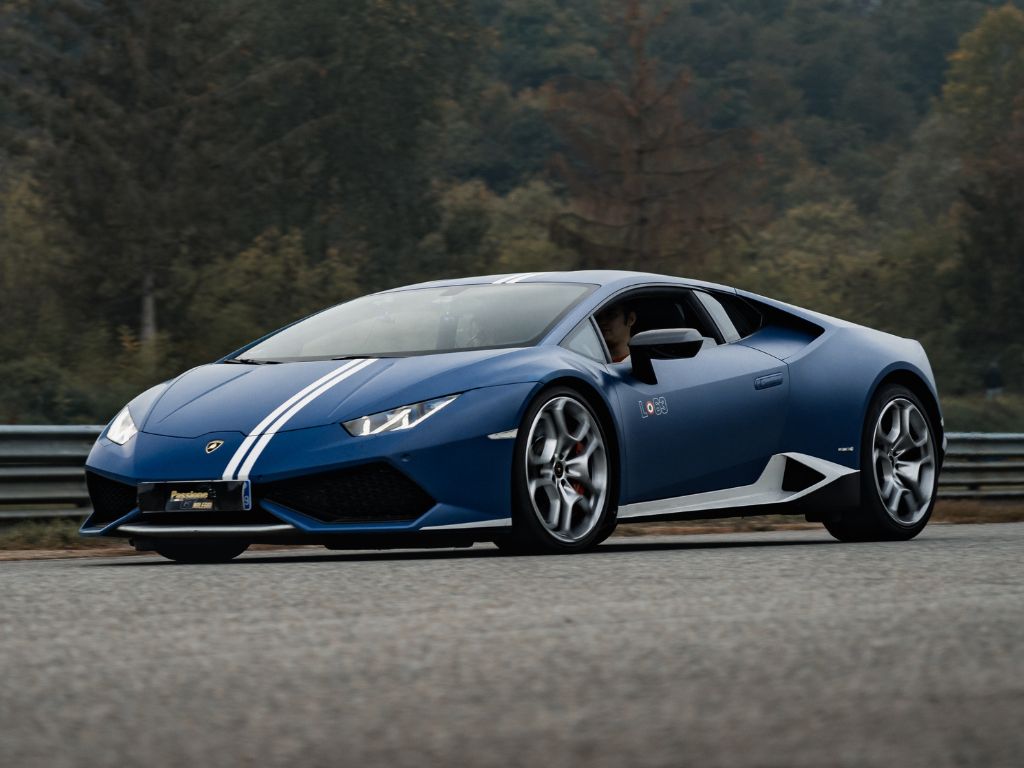 Guida una Lamborghini Huracán AVIO in pista