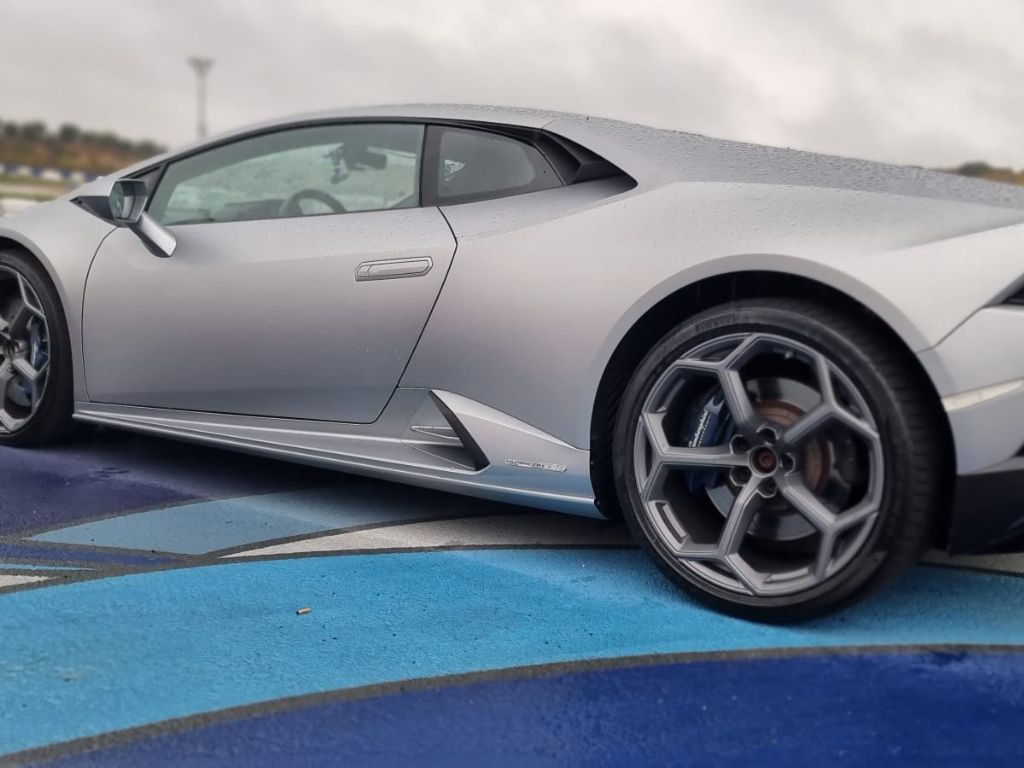 Guida una Lamborghini Huracán EVO in pista