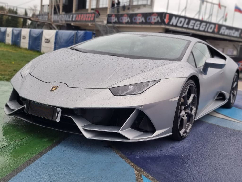Guida una Lamborghini Huracán EVO in pista
