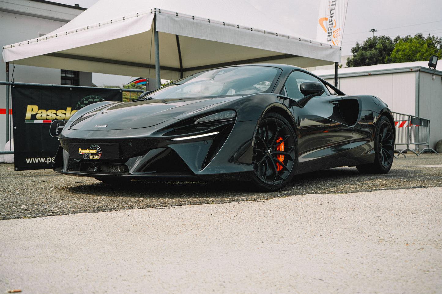 Guida una McLaren Artura Performance in Pista