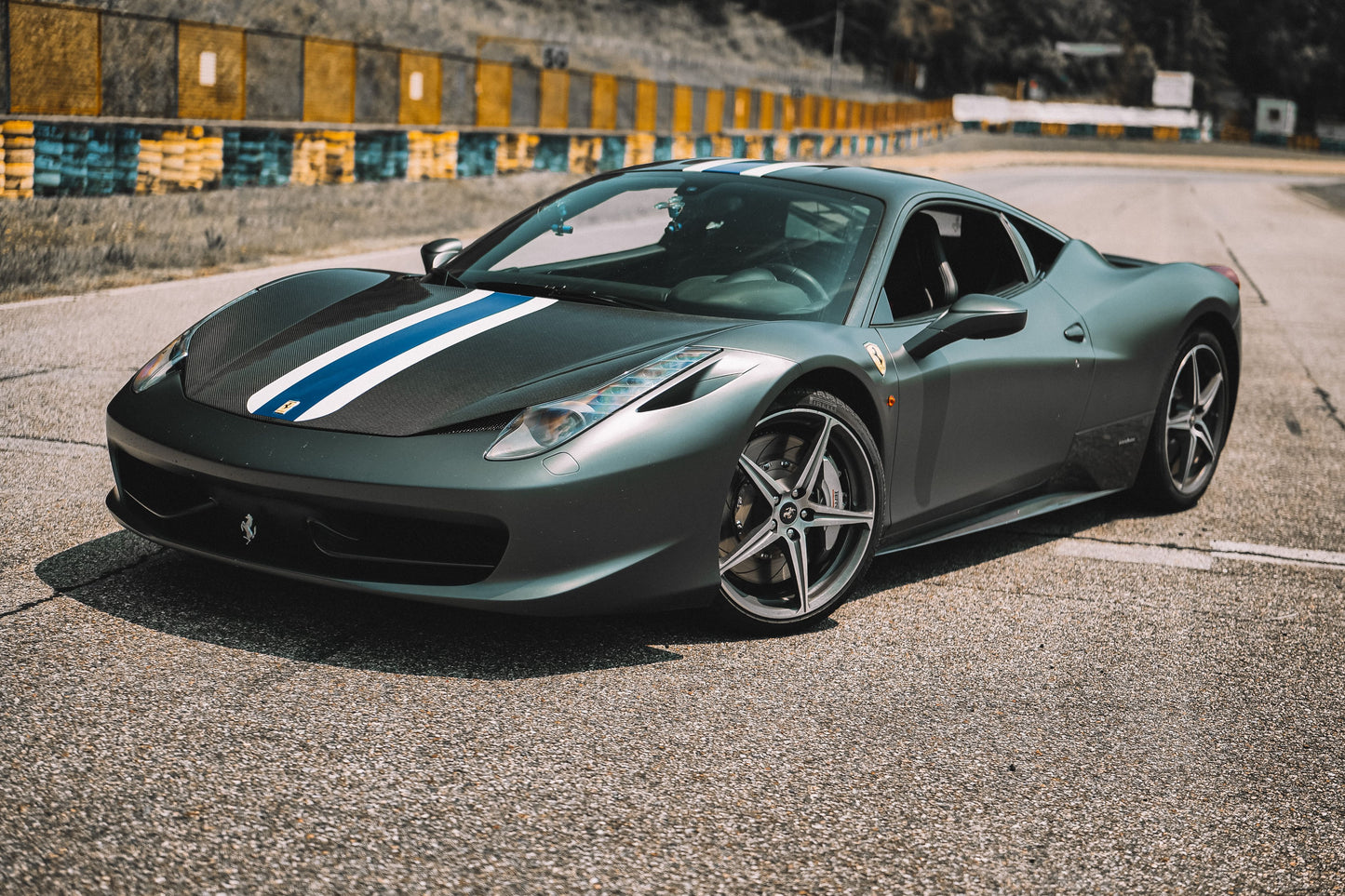 Guida una Ferrari 458 Italia Carbon in pista