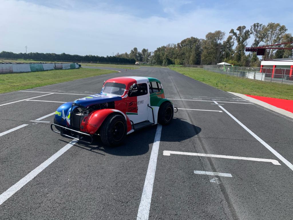 Legends Car Experience: Scatena il Pilota che è in Te!