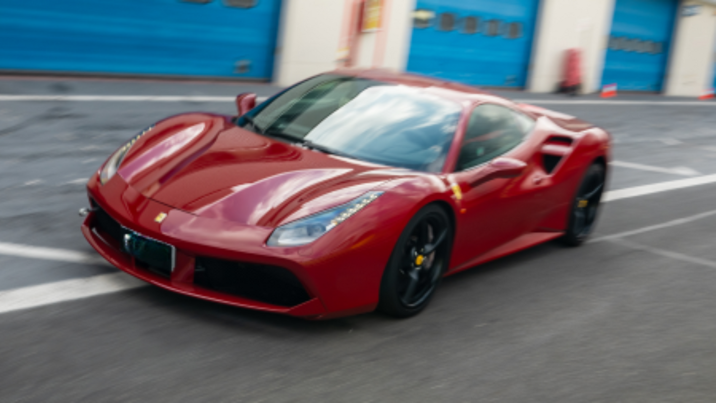 Emozione Rossa: Guida la Leggendaria Ferrari 488 GTB in Pista 🏎️