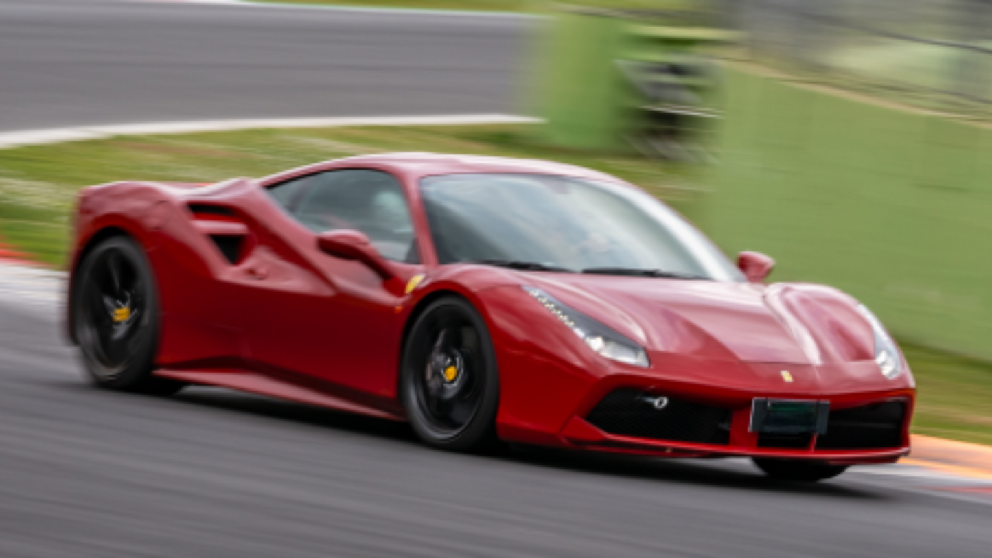 Emozione Rossa: Guida la Leggendaria Ferrari 488 GTB in Pista 🏎️